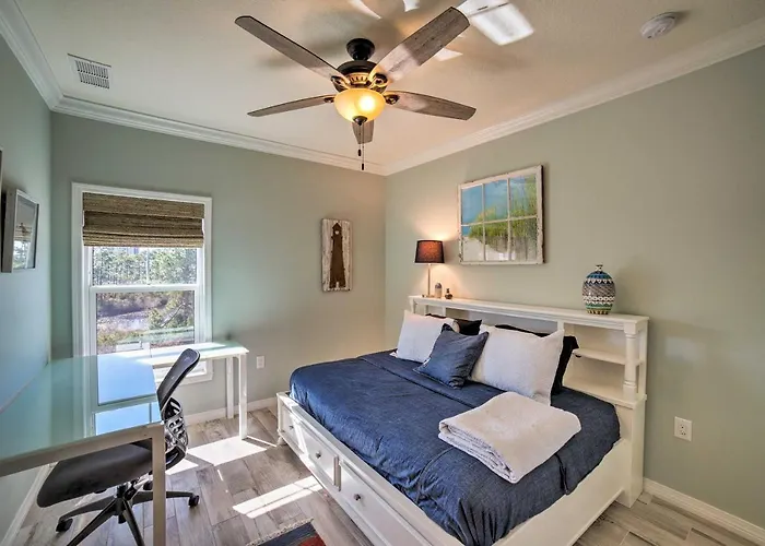 Lost Key Golf Townhome Less Than 1 Mi To Beach! Holiday home