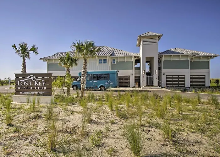 Lost Key Golf Townhome Less Than 1 Mi To Beach! Holiday home