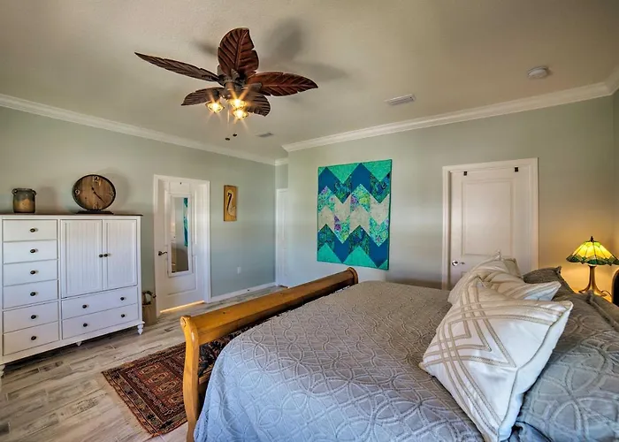 Holiday home Lost Key Golf Townhome Less Than 1 Mi To Beach!